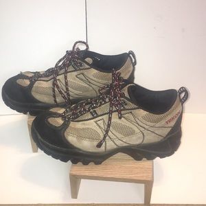 YUKON REFLEX HIKING SHOES SIZE 7M